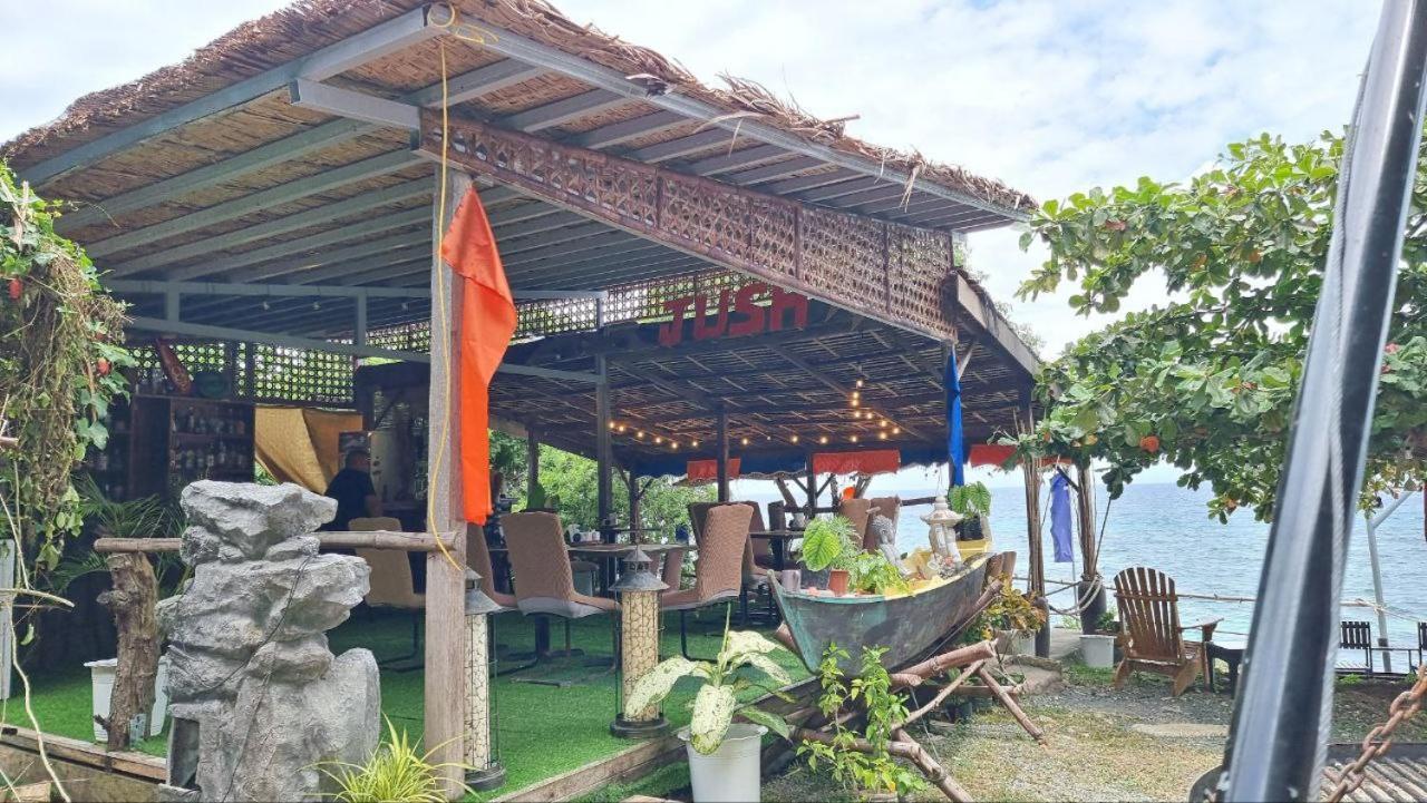 Jush Native And Glamping Hotel Dauis Exterior photo